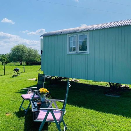 Bells Meadow Shepherds Hut Hotel King's Lynn Eksteriør billede