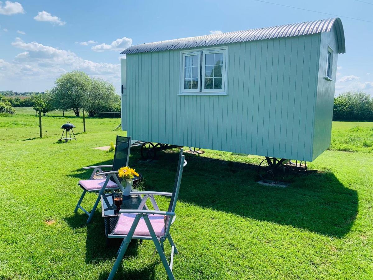 Bells Meadow Shepherds Hut Hotel King's Lynn Eksteriør billede