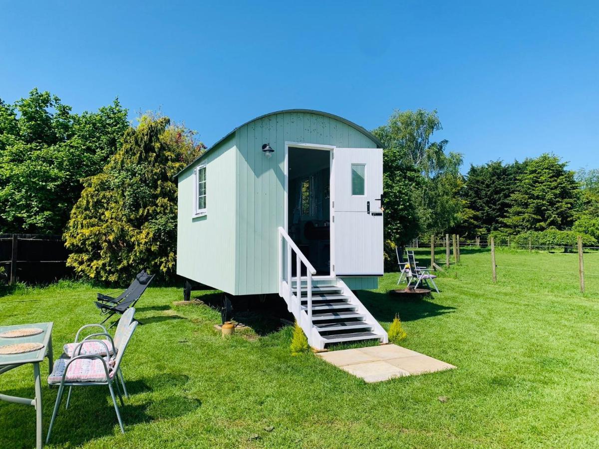 Bells Meadow Shepherds Hut Hotel King's Lynn Eksteriør billede