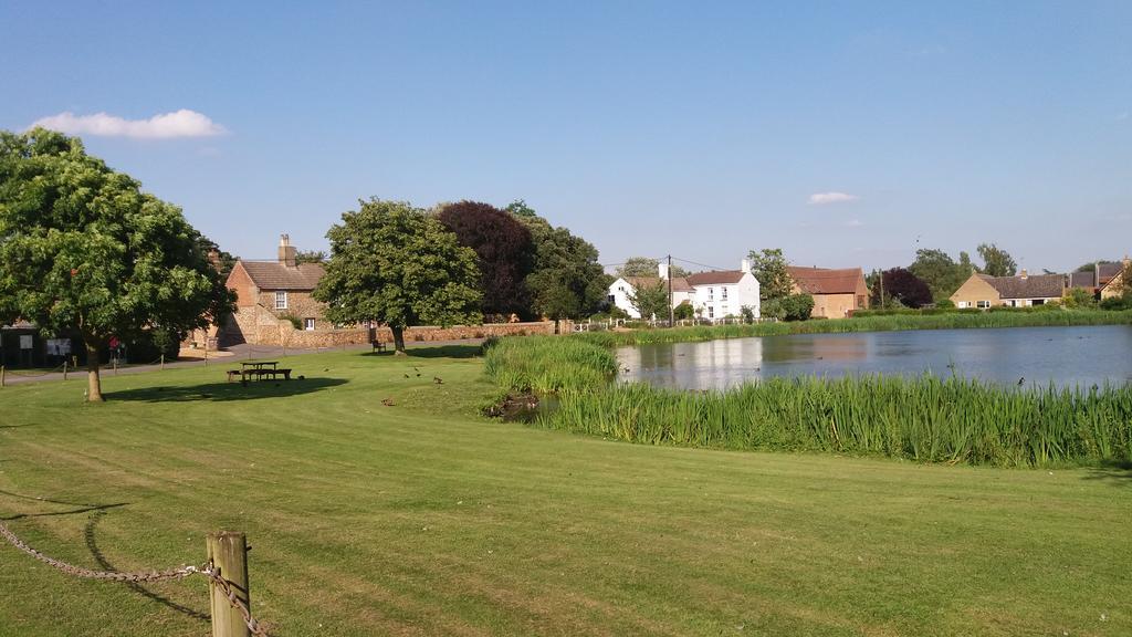 Bells Meadow Shepherds Hut Hotel King's Lynn Eksteriør billede