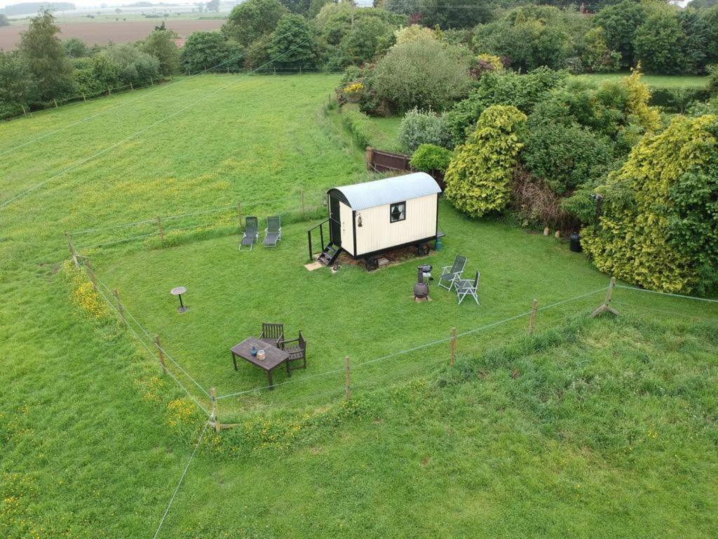 Bells Meadow Shepherds Hut Hotel King's Lynn Eksteriør billede